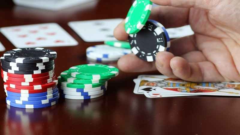 在开云体育平台深入了解,什么是真人百家乐?